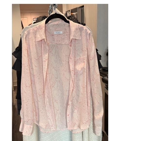 Equipment - 100% Silk Pale Pink Snakeskin Button Down - Size Small - Picture 1 of 12